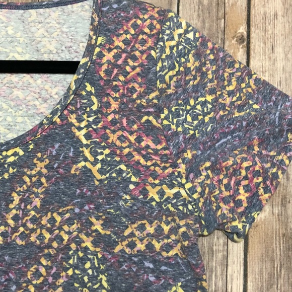 ♦️2/$30 LuLaRoe Classic T X Print Multi Media - Picture 2 of 6